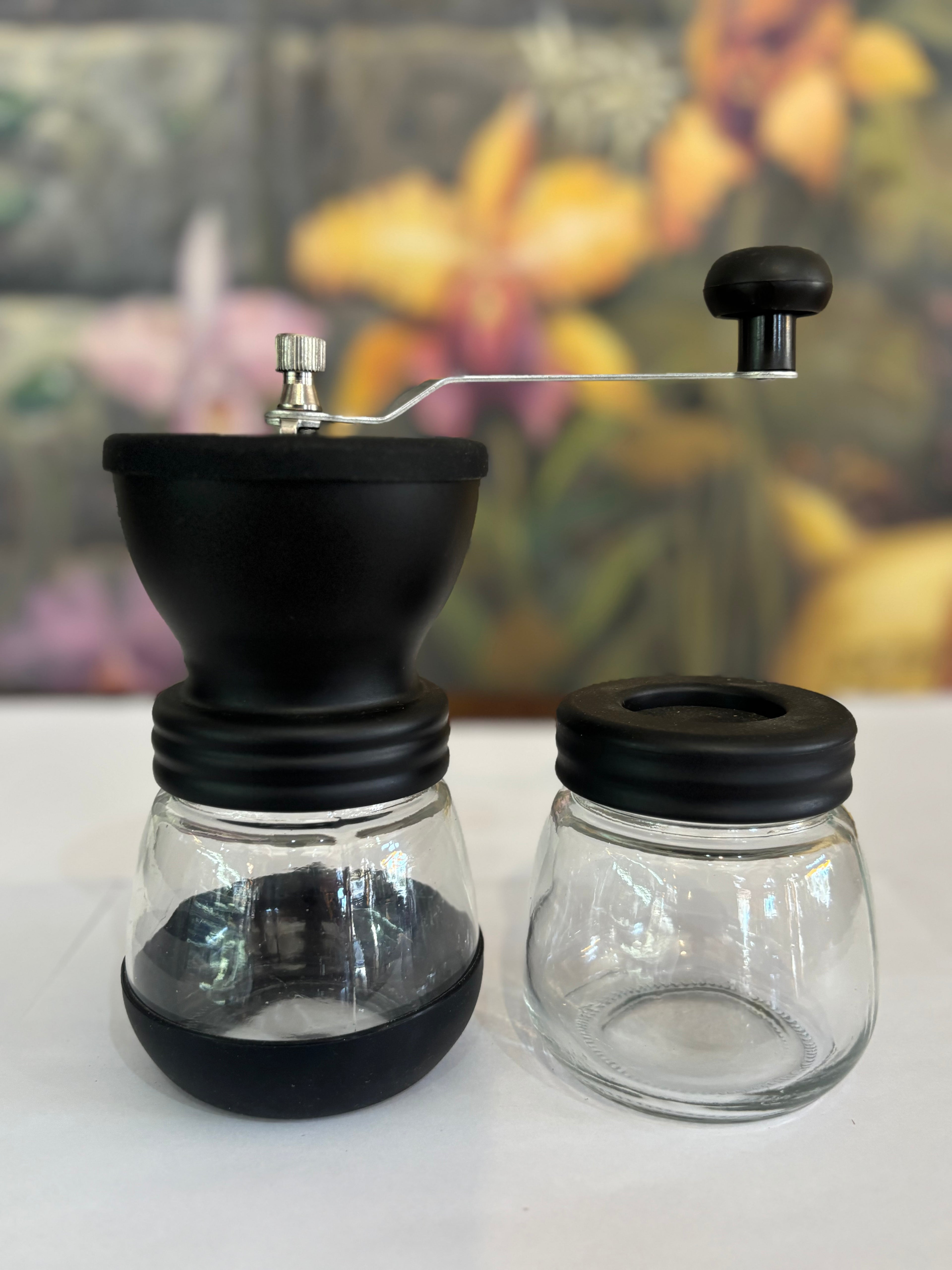 Molinillo manual con frasco